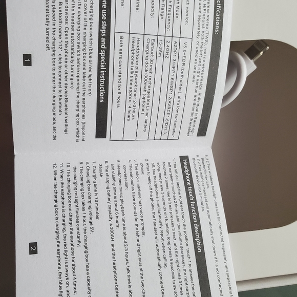 NIB White Wireless Auto-syncing earbuds Apple & Android compatible w/charge case - Picture 7 of 7